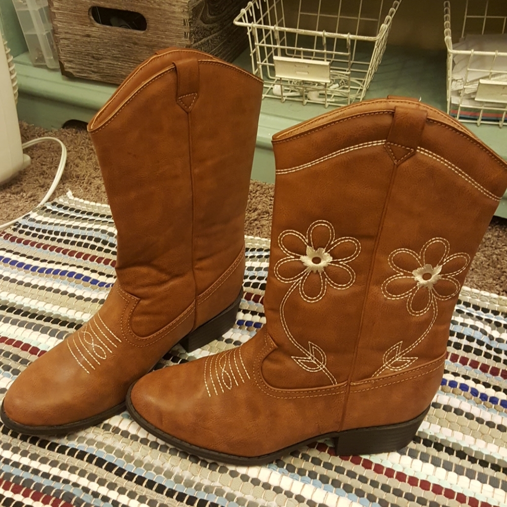 Flower style boots